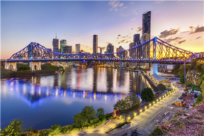 Australia-Brisbane-Skyline-bridge.jpg